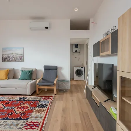 Ihost Flat - Giambellino 131-2 Apartman