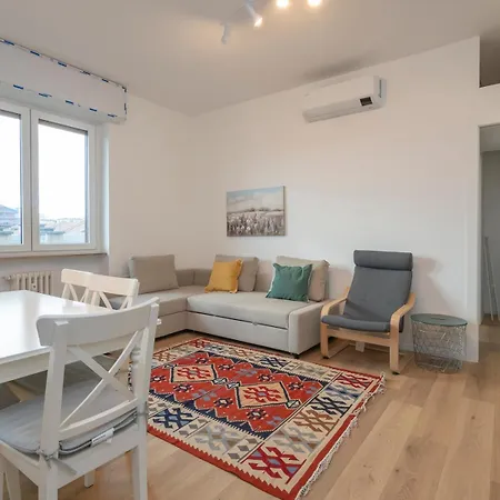 Ihost Flat - Giambellino 131-2 Apartman Milánó