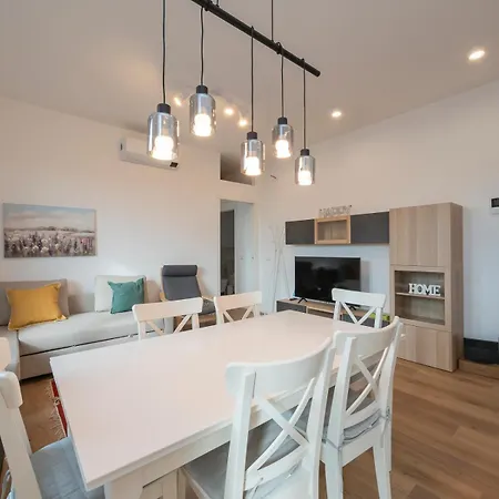 Ihost Flat - Giambellino 131-2 Apartman