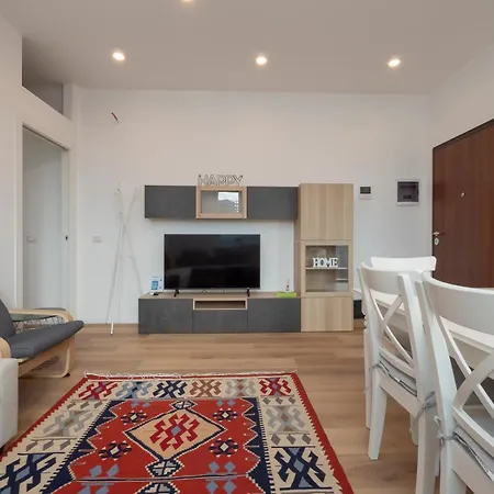 Daire Ihost Flat - Giambellino 131-2