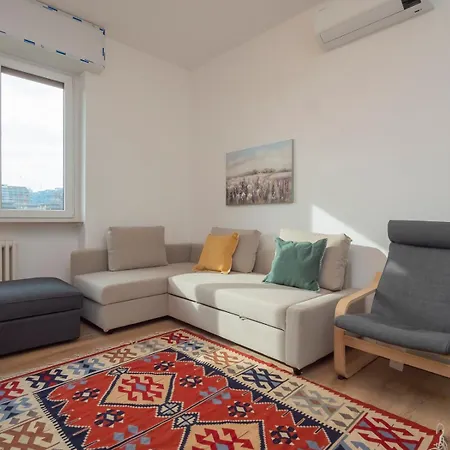 Ihost Flat - Giambellino 131-2 * Milán